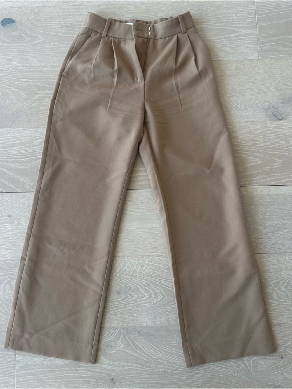 24S Abercrombie & Fitch High-Waist Straight Leg Trousers in Taupe